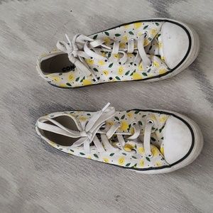Girls lemon Converse size 2